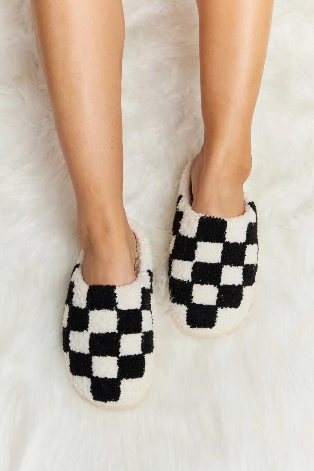 Melody Checkered Print Plush Slide Slippers - Elena Rae Co.