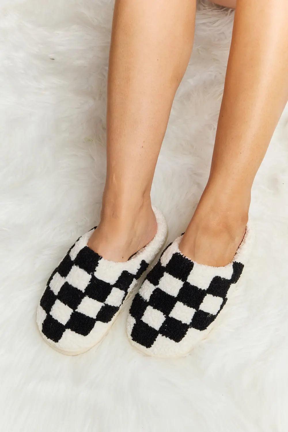 Melody Checkered Print Plush Slide Slippers - Elena Rae Co.